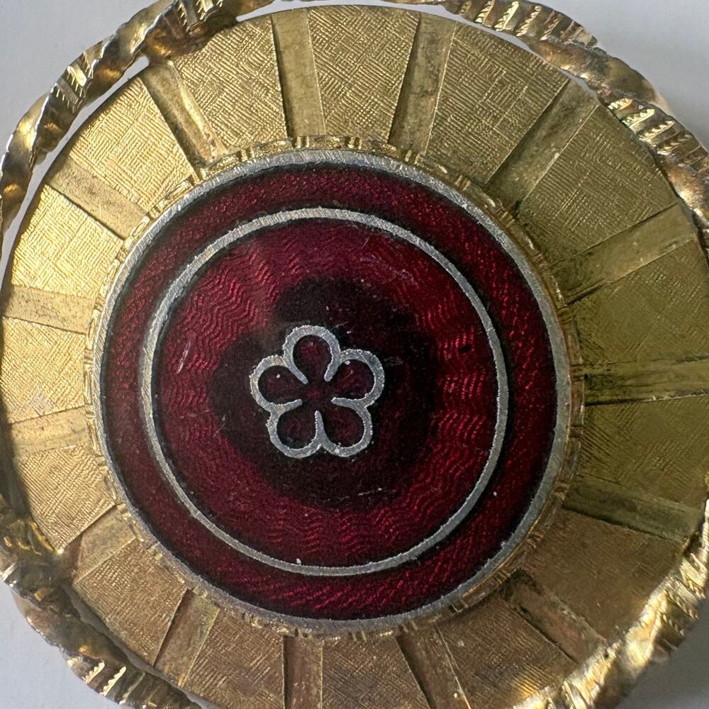 Beautiful Vintage Kramer Gold-Tone Brooch with Red Etched Floral Center - Picture 2 of 5